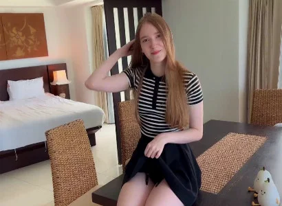 Khách nam ở homestay tìm cách chén lễ tân homestay